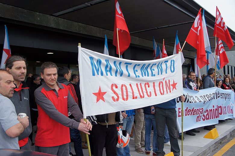 2016 04 27 ProtestaCIGsanidadePublicaCunqueiroVigo05.JPG